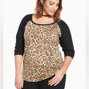 Torrid Raglan Sleeve Leopard Print size 5